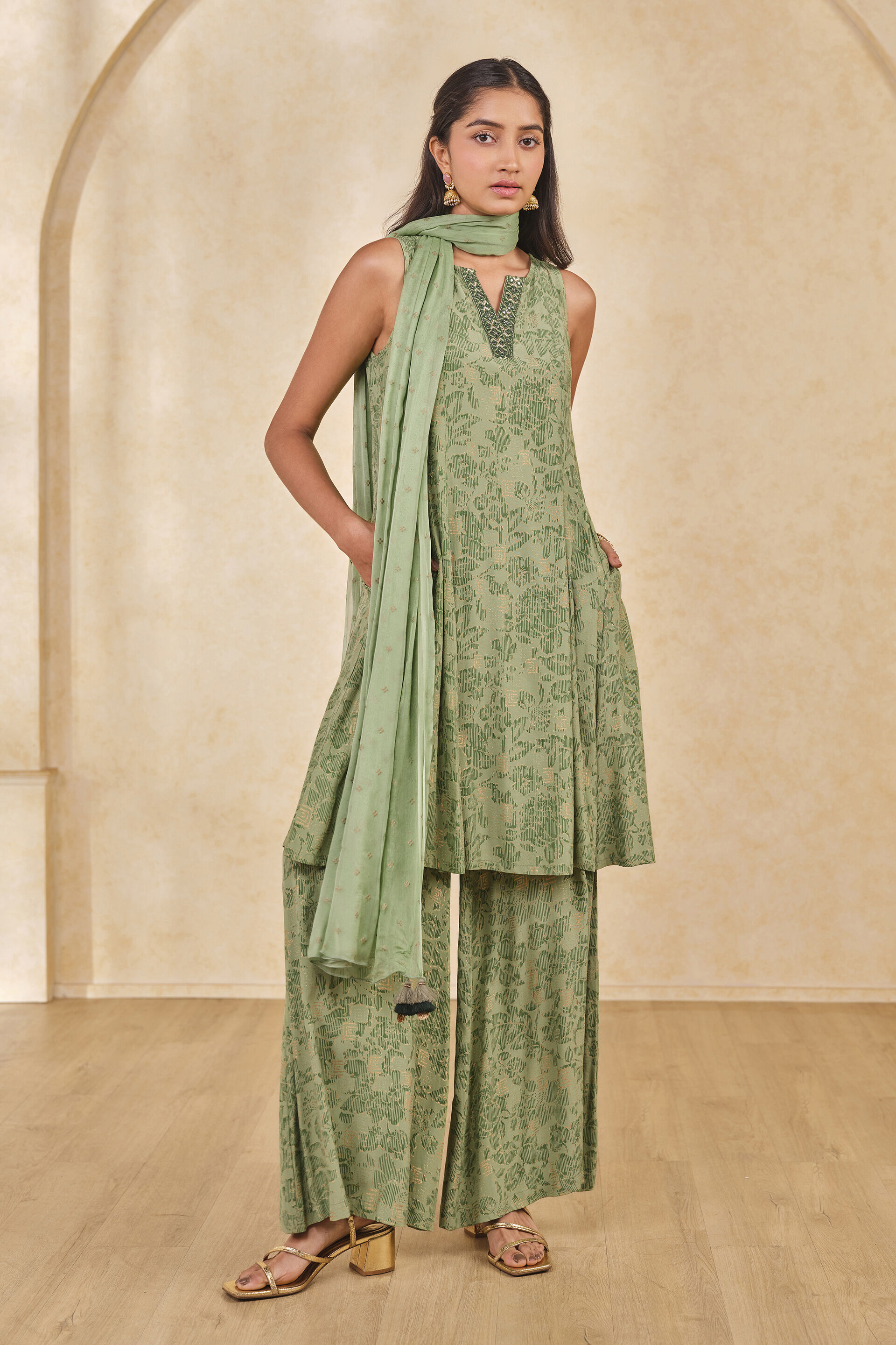 The Patakha Guddi Set, Green, image 2